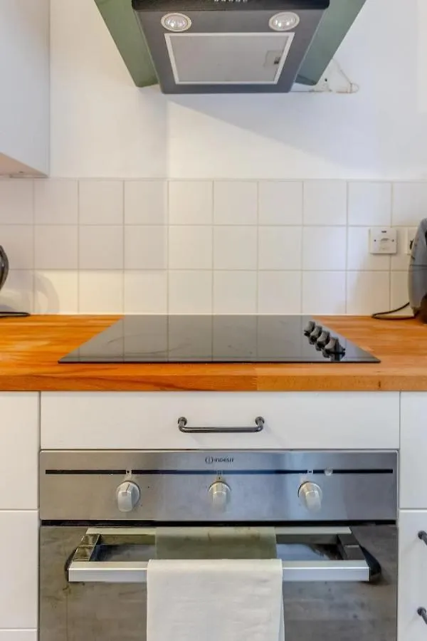 Spacious 1 Bed Apartment Near Shoreditch Park London United Kingdom
