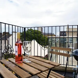 Flat In London