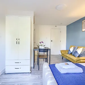 Hackney Deluxe Apartment